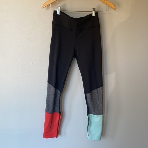 Lululemon Pedal To The Medal 7/8 Tight Black / Alarming / Tranquil Blue Size 4 - Picture 4 of 16